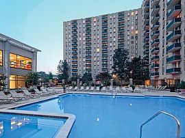 2bd Riverside Classic and Contemporary S in Alexandria, VA