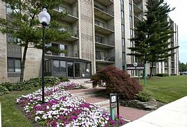 2 Bd/1 Bath College Park Apts Near U Of in Berwyn, MD (Photo 2 of 5)