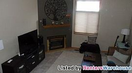 Great Eden Prairie 2bd/1.5ba + Loft Town in Eden Prairie, MN (Photo 2 of 5)