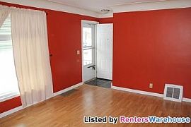 Very Nice 2 Bedroom Home in a Quiet Neig in Minneapolis, MN (Photo 3 of 5)