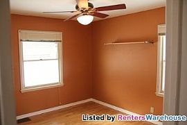 Very Nice 2 Bedroom Home in a Quiet Neig in Minneapolis, MN (Photo 4 of 5)