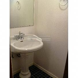 Beautifully Updated Condo! in Parkland, WA (Photo 5 of 5)