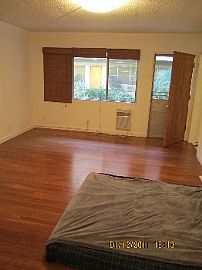 Large Studio,  All Amenities and Utilities in Glendale, CA (Photo 3 of 4)