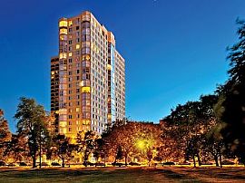 3bd Chicago Apartments with Modern Kitch in Chicago, IL