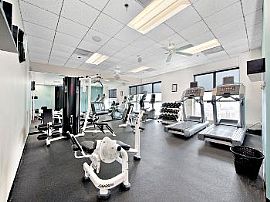 3bd Chicago Apartments with Modern Kitch in Chicago, IL (Photo 3 of 5)