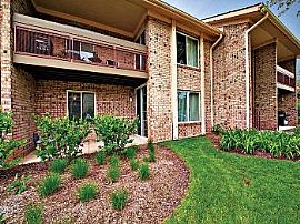 2bd Spacious Pet Friendly Apartments In in Lisle, IL