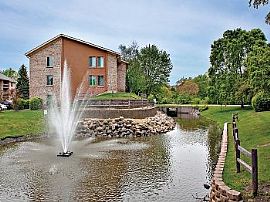 2bd Spacious Pet Friendly Apartments In in Lisle, IL (Photo 2 of 5)