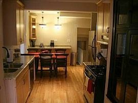 Furnished 1bd Condo in Dupont Circle, Wi in Navasota, TX (Photo 4 of 5)