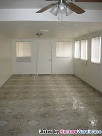 Beautiful Clean Hm Familyliving Rm,Large in Phoenix, AZ (Photo 4 of 5)