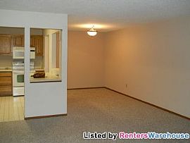 Refreshed and Ready 2 Bed 2 Bath Mtka Co in Eden Prairie, MN (Photo 2 of 5)