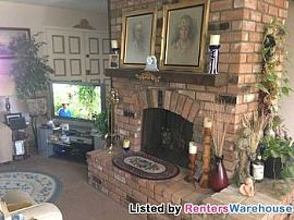 Renters Warehouse Leasing The Property in Tempe, AZ (Photo 3 of 5)