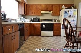 3br/2ba Twinhome in Eden Prairie Availab in Eden Prairie, MN (Photo 2 of 5)