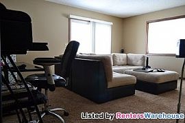 3br/2ba Twinhome in Eden Prairie Availab in Eden Prairie, MN (Photo 4 of 5)