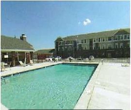 Pool, Fitness Center and Clubhouse! Mins T in Des Moines, IA