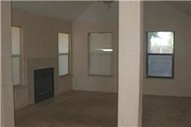 Beautifule 3 Bedroom Home in Dallas, TX (Photo 2 of 5)