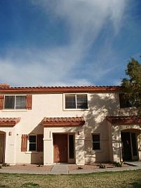 Adorable 2 Bedroom 2.5 Bath Town Home Ch in Chandler, AZ