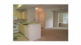 2 Bd/2 Bath Avenue Royale Is Convenientl in Jacksonville, FL (Photo 3 of 5)