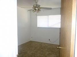 Charming Section 8 Home in Sacramento, CA (Photo 3 of 5)