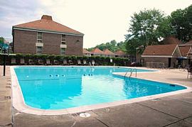 1 Bd/1 Bath Come Home to Westchester Wes in Aspen Hill, MD (Photo 3 of 5)