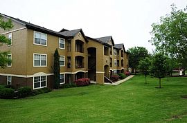 2 Bd/1 Bath New Modern Lighting and Faux-W in Murphy, TX (Photo 3 of 5)