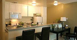 2 Bd/2 Bath Perfect For Roommates! in Los Angeles, CA (Photo 4 of 5)