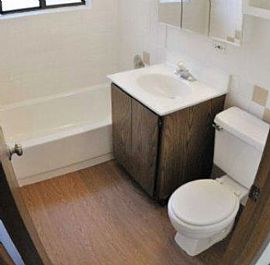 2 Bd/1 Bath Huge 2 Bed, Great Rates, Acc in River Grove, IL (Photo 3 of 5)