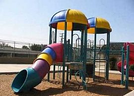 2 Bed 1 Bath Anaheim, Dishwasher, Balcon in Anaheim, CA (Photo 3 of 4)