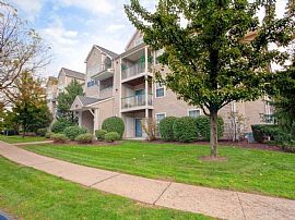 3 Bd/2 Bath 2 Bed 2 Bath with Full Size Wa in Bridgeport, CT (Photo 4 of 5)