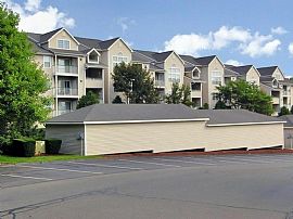 3 Bd/2 Bath 2 Bed 2 Bath with Full Size Wa in Bridgeport, CT (Photo 5 of 5)