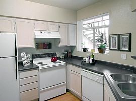 2 Bd/2 Bath Family Friendly Louisville O in Louisville, CO (Photo 5 of 5)