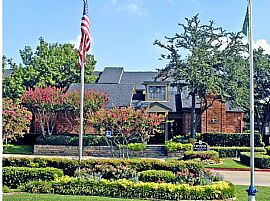 2 Bd/1 Bath Conveniently Located in a No in Dallas, TX (Photo 3 of 5)