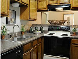 2 Bd/1 Bath Conveniently Located in a No in Dallas, TX (Photo 5 of 5)