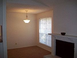 San Antonio 2 Bed with Incredible Amenitie in Castle Hills, TX (Photo 4 of 5)