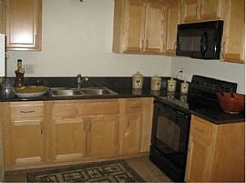 2 Bd/1 Bath One Bedroom with With Privat in Fullerton, CA (Photo 4 of 5)
