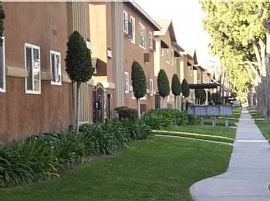 2 Bd/1 Bath Studio Apartment with Full K in Lakewood, CA