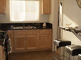 2 Bd/1 Bath Studio Apartment with Full K in Lakewood, CA (Photo 3 of 5)