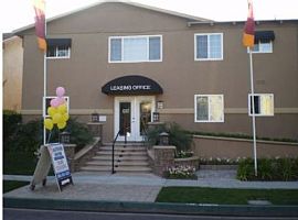 2 Bd/1 Bath Studio Apartment with Full K in Lakewood, CA (Photo 4 of 5)