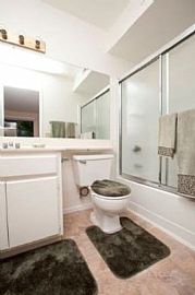 2 Bd/2 Bath One Bedroom Near Golf Course in Azusa, CA (Photo 4 of 5)