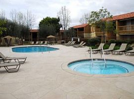 2 Bd/2 Bath Spacious 1 Bed Apartment Wit in Fountain Valley, CA (Photo 4 of 5)