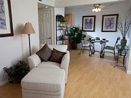 2 Bd/1 Bath 2 Bedroom Near Shopping And in Bellflower, CA (Photo 3 of 5)