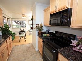 2 Bd/1 Bath 2 Bedroom Near Shopping And in Bellflower, CA (Photo 4 of 5)