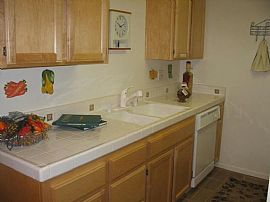 2 Bd/1 Bath That Perfect Blend of Peacef in Montclair, CA (Photo 2 of 5)