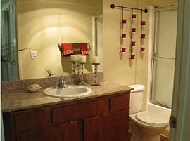 2 Bd/2 Bath One Bedroom Apt Situated In in Santa Ana, CA (Photo 5 of 5)