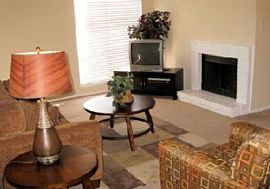 2 Bd/2 Bath Minutes From University of T in El Paso, TX (Photo 3 of 5)