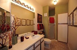 2 Bd/1 Bath Mckinney Apartments 2nd Floo in Grand Prairie, TX (Photo 4 of 5)