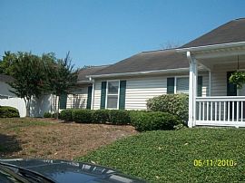 3 Bd/2 Bath Jacksonville 3 Bed with Privat in Jacksonville, FL (Photo 3 of 5)