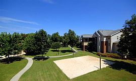 2 Bd/2 Bath Private Garages Available! P in Warner Robins, GA (Photo 2 of 5)