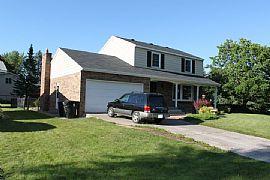 4br/3ba House in Billings Park in Superior, WI (Photo 10 of 10)