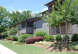 2 Bd/2 Bath Access to I-565 and Mins to Ma in Huntsville, AL