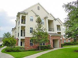 Minutes From Fine Dining, Shopping at Th in Houston, TX